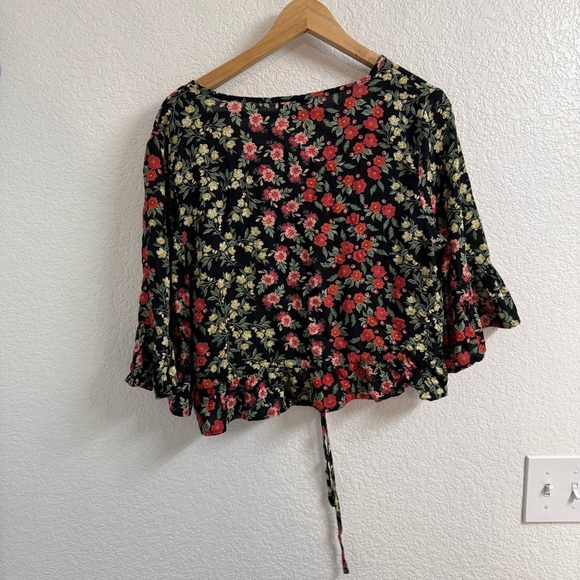 Patrons of Peace Floral Blouse Size Large - Picture 2 of 4